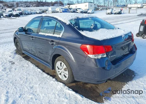 2013 Subaru Legacy 2.5I z USA, uszkodzony, nr VIN 4S3BMCA62D3042434